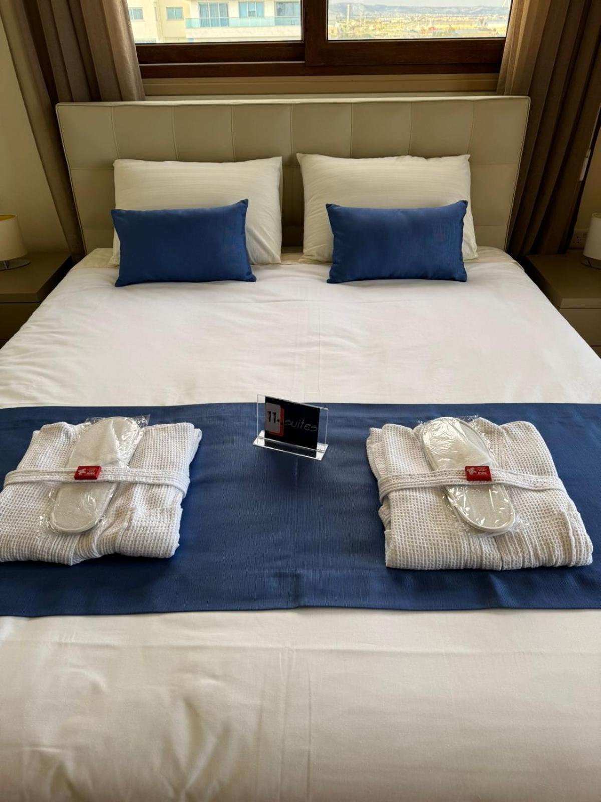 11 Suites - Golden Sunrise Suite Lárnaka Rom bilde